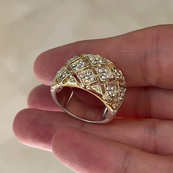 Diamanté crystal set gold and silver tone wide size 8 band ring - Picture 14 of 15